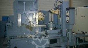 LIEBHERR L902 – Year 1979