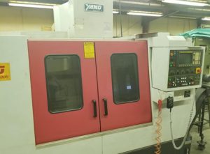 Yang SMV-1000 CNC Vertical Machining Center – Year 1999