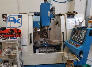 YT 800 F CNC Vertical Machining Center – Year 2005