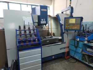 Pinnacle CNC Vertical Machining Center – Year 2004