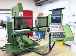 TOS FV 30 CNC – Year 2002