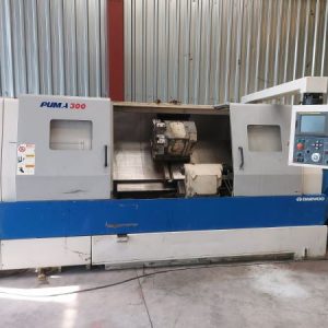 DOOSAN PUMA 300 - Year 2004