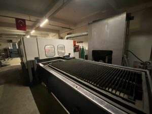 BYSTRONIC BYSPRINT 2512 CNC Laser Cutting Machine – Year 2001