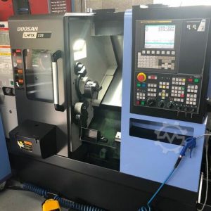 DOOSAN LYNX 220A - Year 2016