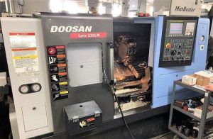 DOOSAN LYNX 220LMA – Year 2009