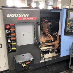 DOOSAN LYNX 220LMA - Year 2009