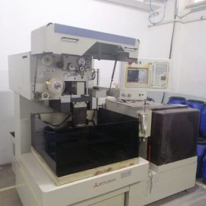 Mitsubishi RA 90 - Year 2002