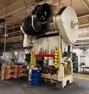 CLEARING Straight-Side Double-Crank Press 300 Ton