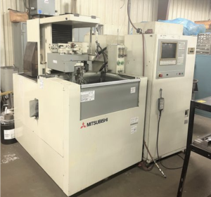 MITSUBISHI FX10 – Year 1998