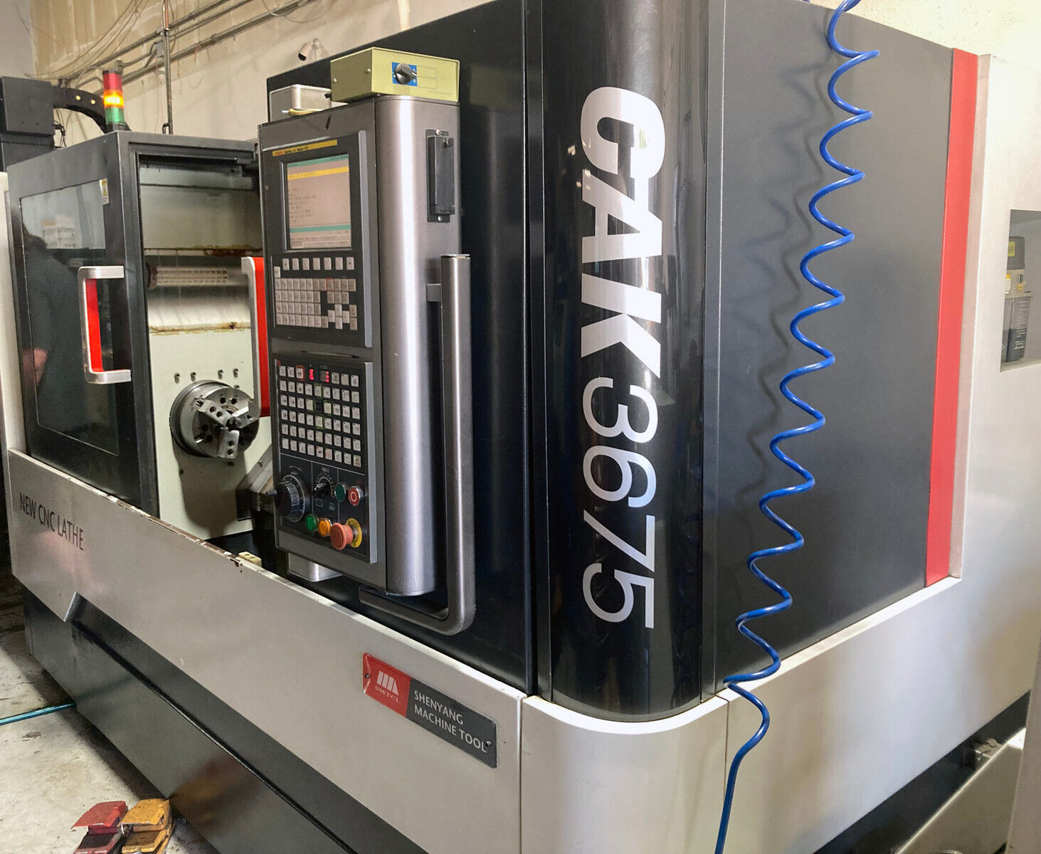 What are the successful companies in the CNC machine tools sector in China and the advantages they provide to their customers?