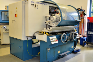 FMT TARNÓW RUP 280 x 500 Surface Grinding Machine