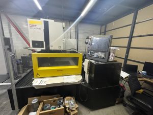 Fanuc Robocut Alpha-C600iB Wire EDM Machine