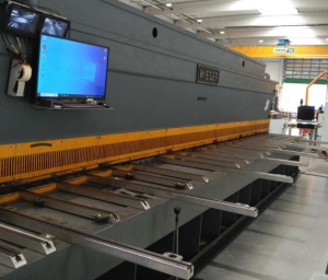 Wieger Hydraulic Shear – Year 1989