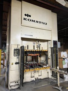 KOMATSU E2G300 – Year 1984