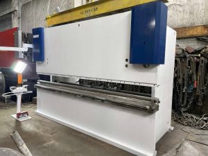 Priceline 3709 CNC Hydraulic Press Brake – Year 2004
