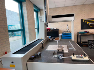 Mitutoyo Euro C9166 Apex CMM Measuring Machine – Year 2000