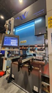 DUROBEND  DB 44-4 CNC Press Brake 4-Axis – Year 2023
