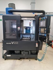 Makino V22 High Speed Machining Center – Year 2004