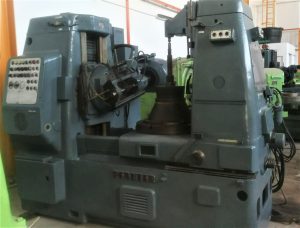Pfauter P900 Universal Gear Hobbing Machine with Crowning – Year 1973