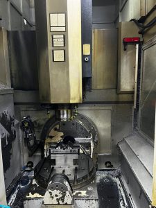 Spinner U-620 CNC 5-Axis Vertical Machining Center – Year 2013