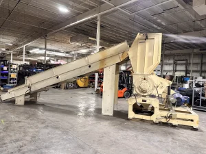 HORAI 2N205-50120-75E Recycling Shredder / Granulator with Loading Conveyor – Year 2001