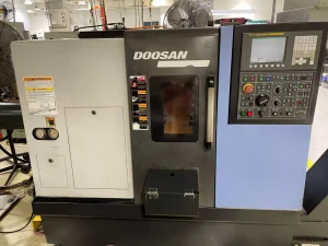 DOOSAN LYNX 220A CNC Lathe – Year 2011
