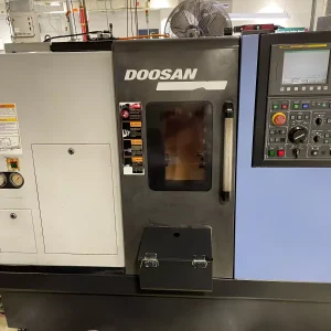 DOOSAN LYNX 220A CNC Lathe - Year 2011