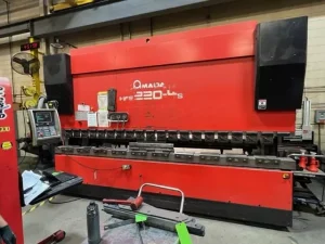 Amada HFE-220/4 CNC Hydraulic Press Brake Down Acting 242 Ton – Year 2001