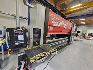 Amada HG 2204 ATC Press Brake 220 Ton with Automatic Tool Changer – Year 2017