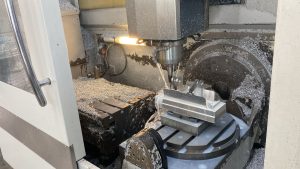 Spinner U-1520 CNC 5 Axis Vertical Machining Center – Year 2017