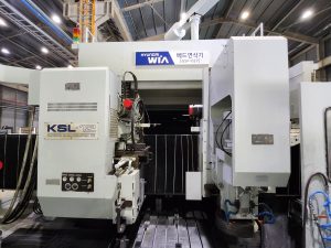 Sumitomo Heavy Industries HYUNDAI WIA KSL-1240N CNC Double Column Surface Grinding Machine – Year 1995