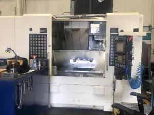 Makino V77 CNC Vertical Machining Center – Year 2005