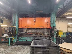 Verson S4-800-168-84T Straight Side Press 800 Ton with Feed Line – Year 1995