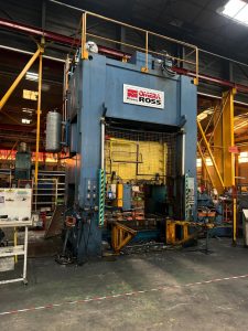 OMERA ROSS PRESS 300 Tonnes with Servo Feeding Line + VERSON U 36 – 10 + VERSON S4-500-144-72T