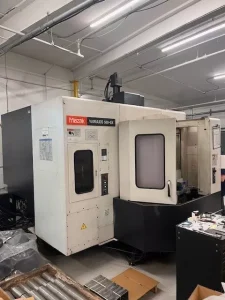 Mazak Variaxis 500-5X CNC Simultaneous 5-Axis Vertical Machining Center with 2 Pallets – Year 2004