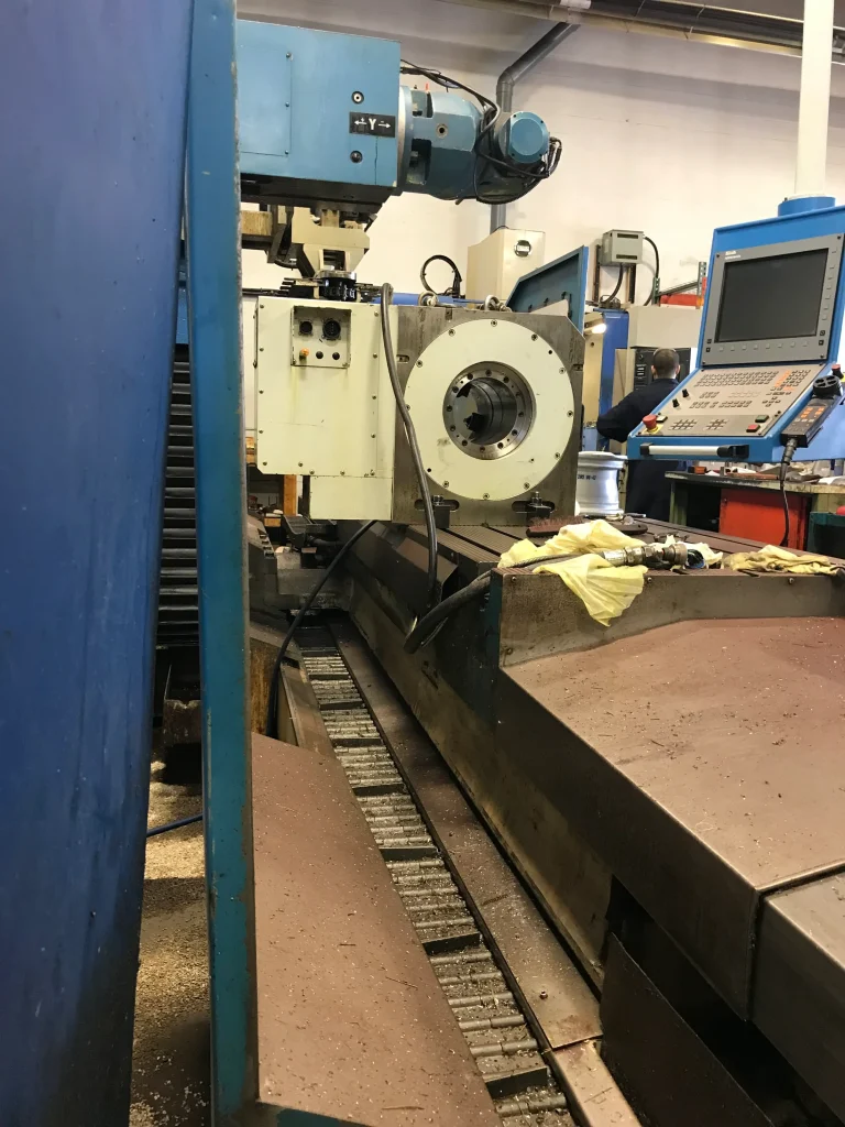 From Factory Floor to Your Workshop: Evaluating a Pre-Owned , Used , Secondhand, Surplus CNC Machines Before Purchase CME FS-3 CNC Bed Type Milling Machine with Rotary Table 4th Axis  made in Spain