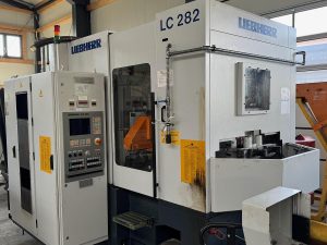 LIEBHERR LC 282 CNC Gear Hobbing Machine – Year 2001