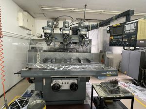 MAKINO ANC-3H2A-85 CNC Vertical Mill 3 Spindles – Year 2004