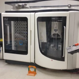 DMG HSC 20 Linear CNC 5-Axis Vertical Machining Center + SAUER LM-100 Part Loading Robot - Year 2009