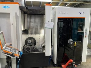 GF Machining Solutions Mikron MILL E 700 U CNC 5-Axis Vertical Machining Centre with System 3R WPT1+ Automation 75 Macro Magnum Positions – Year 2019