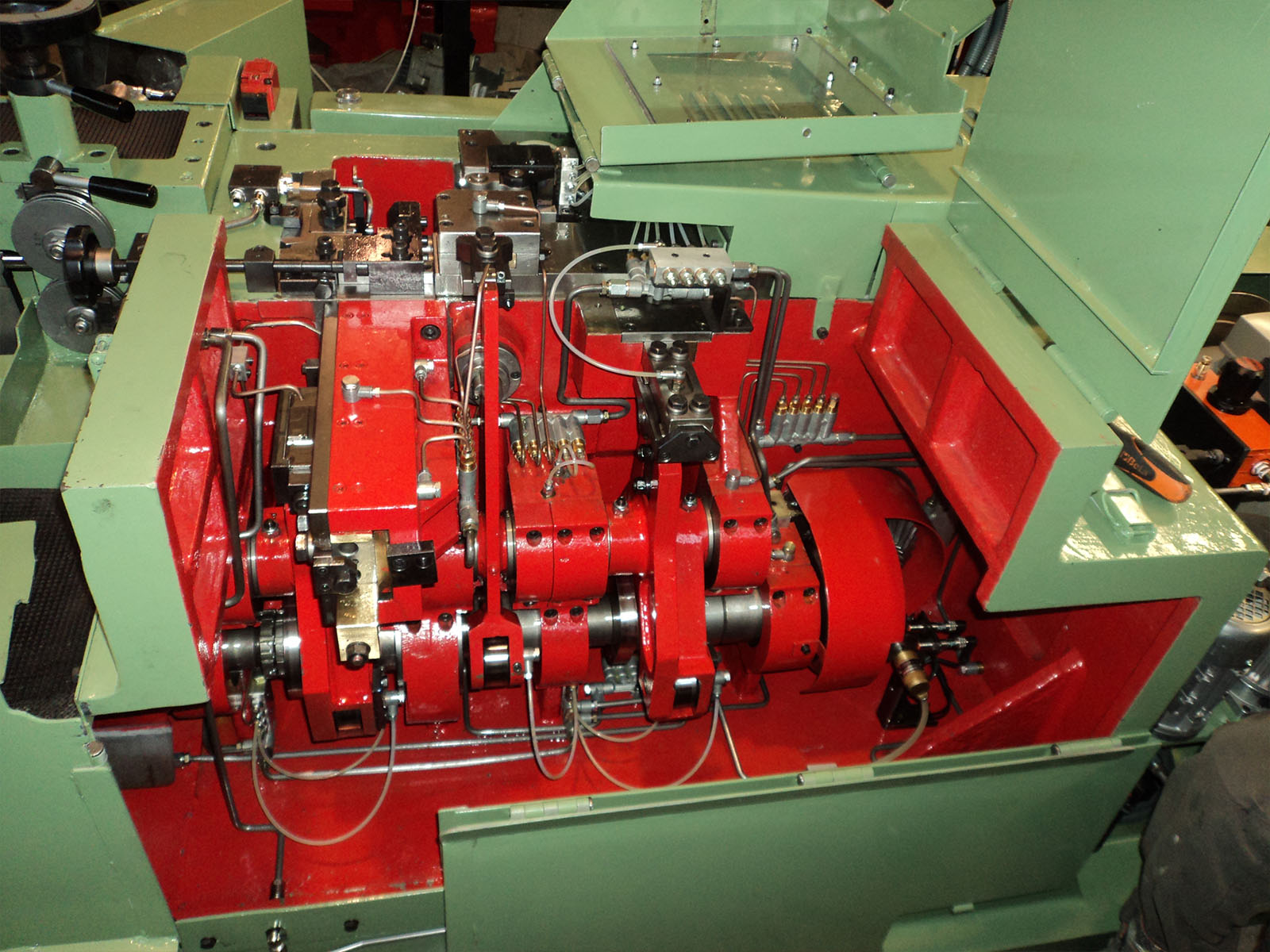 What is Cold Header Rivet Production Machine?