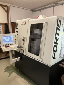 Michael Deckel Fortis CNC 5-Axis Tool and Cutter Grinder – Year 2010