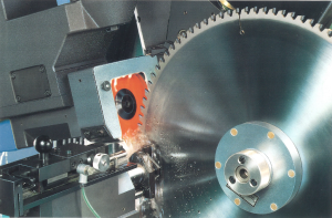 VOLLMER CHP 025 Automatic Machine for Grinding Complete Tooth Geometries on Carbide-Tipped Circular Saw Blades – Year 1994