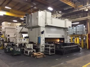 KOMATSU E2T-500 Straight Side Double Crank Mechanical Transfer Press 500 Ton – Year 1992