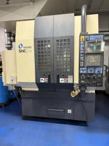 Makino SNC64 CNC Vertical Machining Center – Year 2001