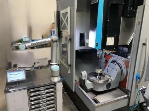 Hurco VC 500i CNC 5-Axis Vertical Machining Center with Integrated ProCobot Robot Arm & Drawer System – Year 2021