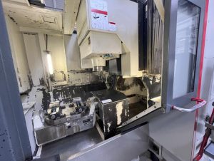 Quaser UX600 15C CNC 5 Axis Vertical Machining Center – Year 2011