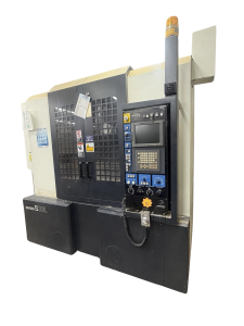Makino S33L A20D CNC Vertical Machining Center – Year 2002
