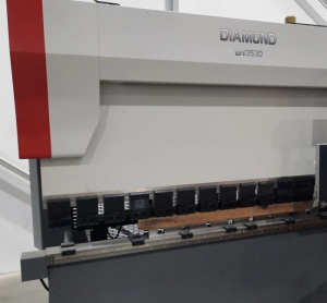 Mitsubishi Diamond BH13530 CNC Press Brake 4-Axis 150 Ton – Year 2022