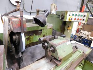 TOS HOSTIVAR BUAJ 28-630 UNIVERSAL OD Cylindrical Grinder – Year 1992